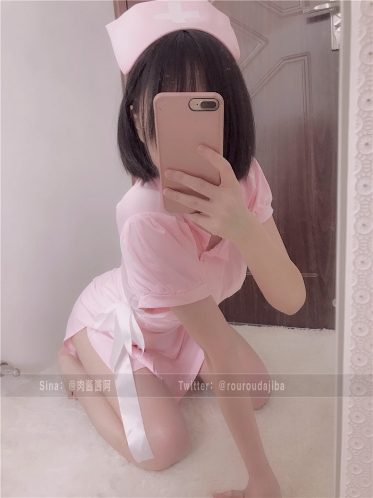 一只肉酱阿-粉嫩小护士（80P/2V/484MB） COSPLAY-第1张